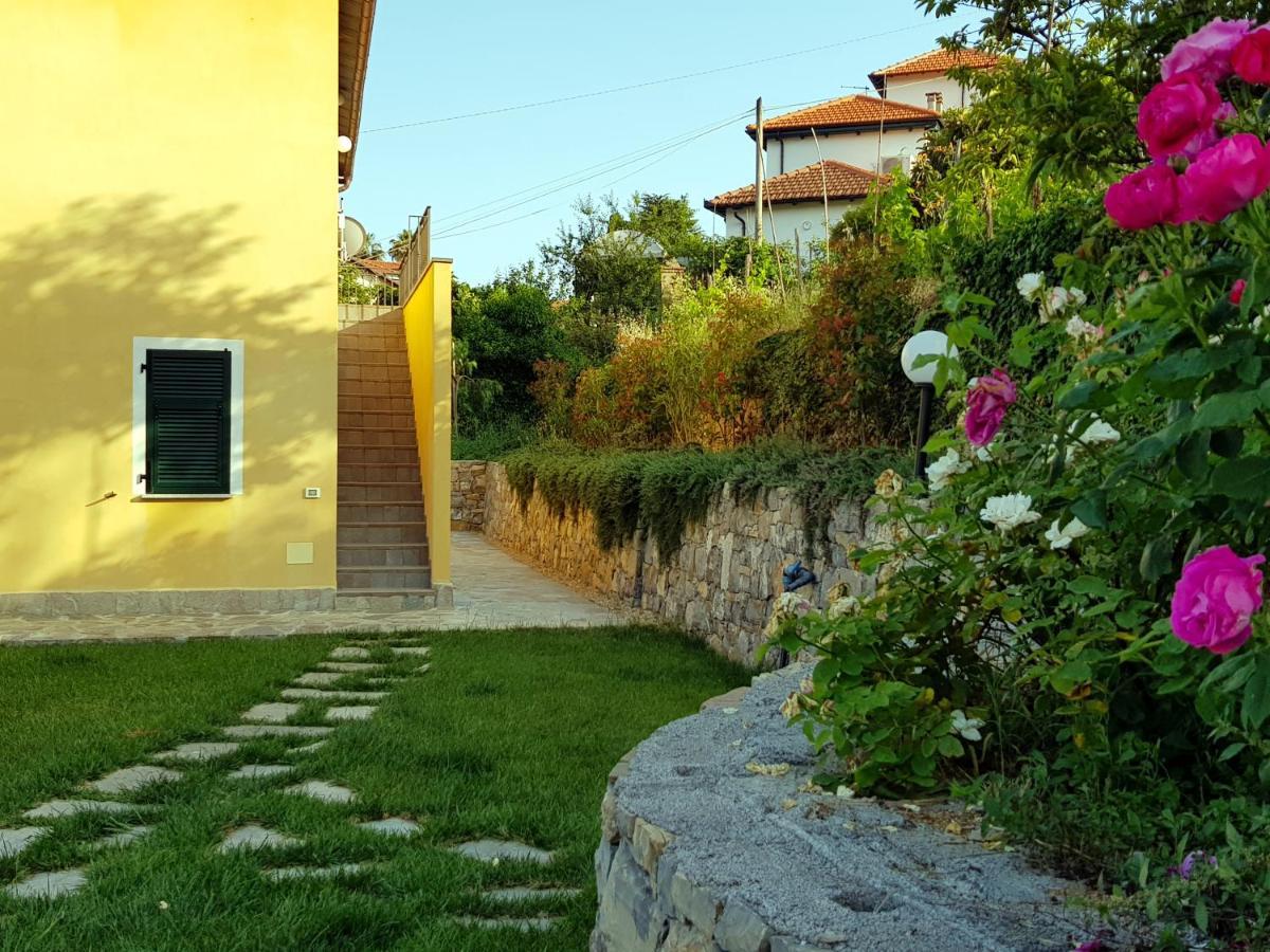 Casa Laura Villa Imperia Exterior photo